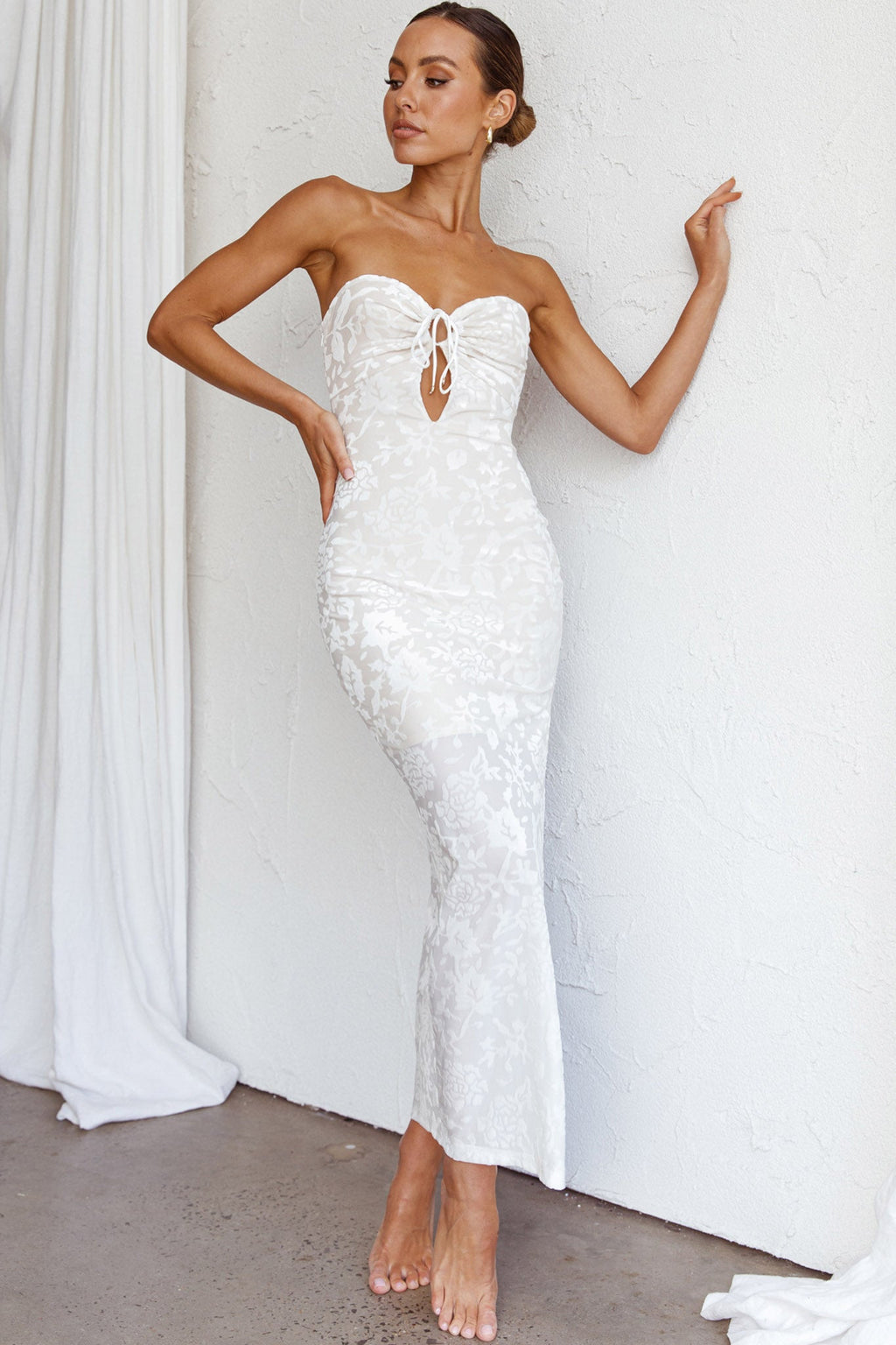 Sing To Me Keyhole Bodice Midi Dress White