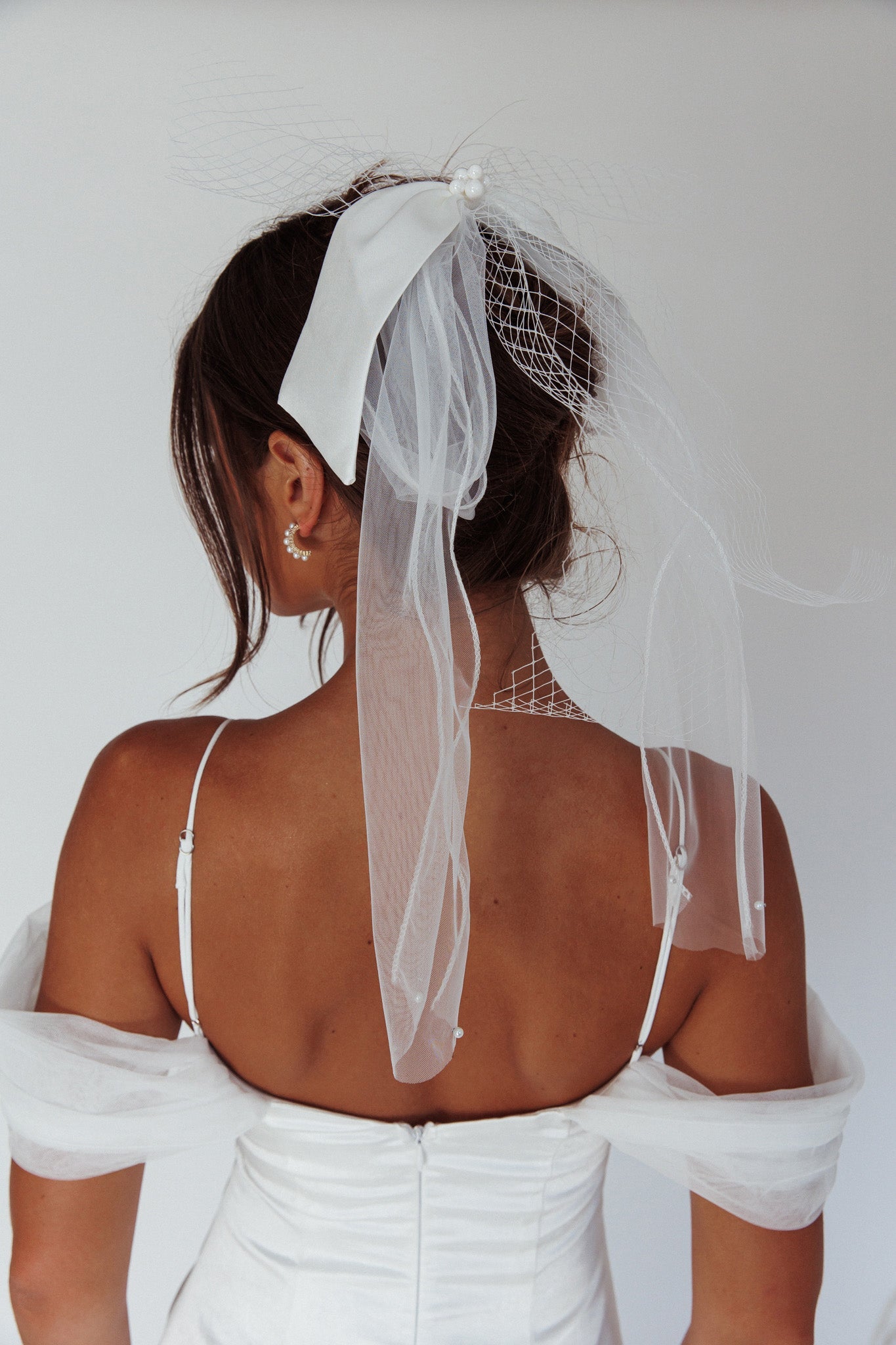 Esther Pearl & Bow Bridal Veil White