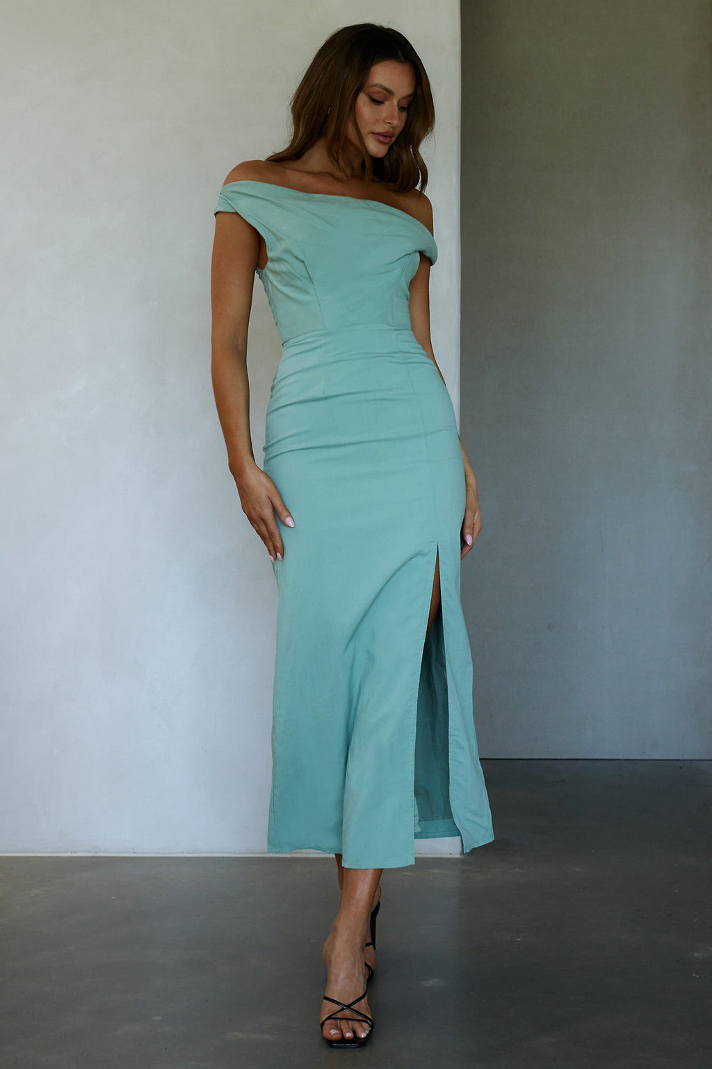 Miriam On-Off Shoulder Midi Dress Pistachio