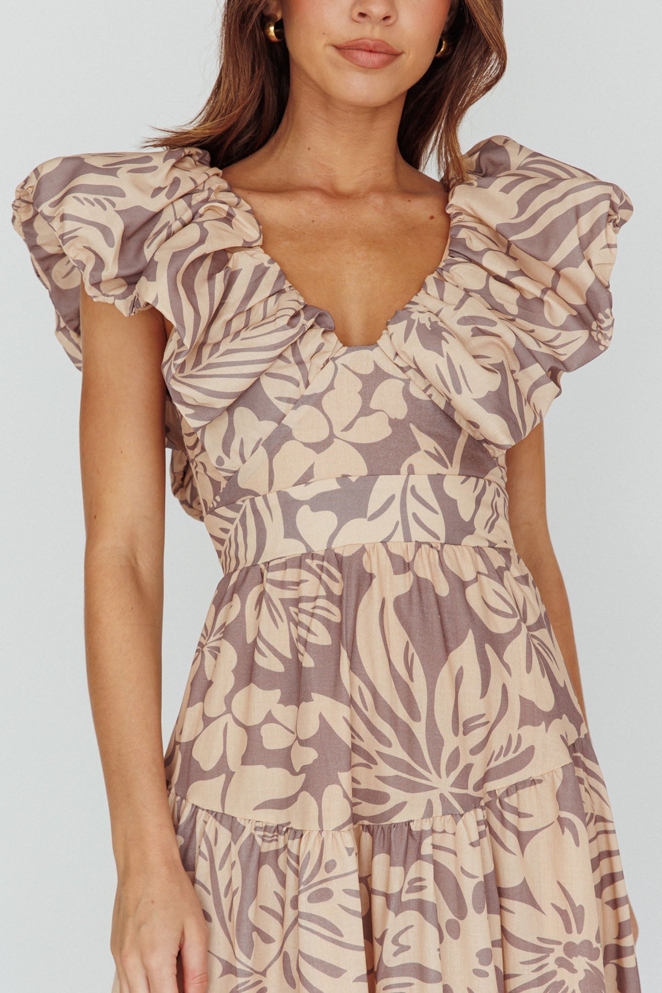 Kahlo Puffed Ruffle Neckline Maxi Dress Print Beige